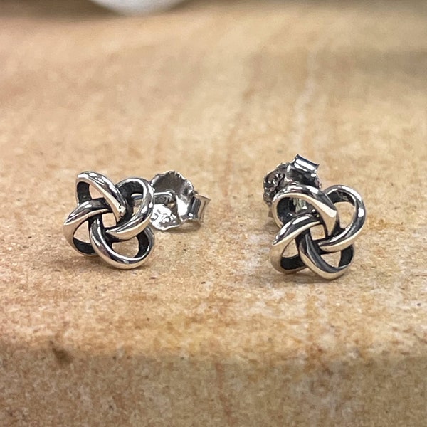 Celtic Love Knot Stud Earrings | Solid 925 Sterling Silver Irish Inspired Earrings Push Back | Minimalist Jewelry | Trendy | Gift for Her