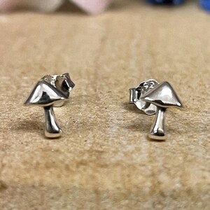 Dainty Mushroom Stud Earrings | Solid 925 Sterling Silver Toadstool Earrings Push Back | Nature Jewelry | Trendy | Minimalist