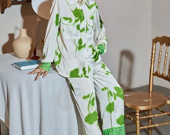 Lady Green Silk | Pajamas | Gift for Mom & Girlfriends