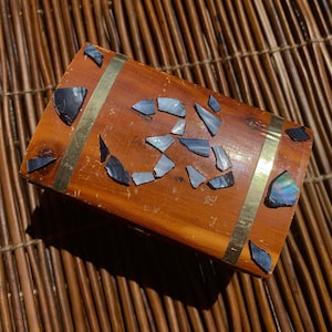 Aum Oyster Shell Chest - Californian Oyster Shell Small Wooden Chest Handmade Upcycled Natural Art