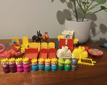 Vintage Fisher-Price Little People Castle Accessories
