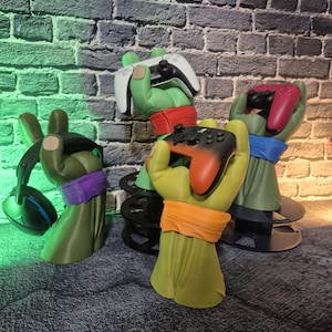 Reptile Frog Hero Hand Controller Holder | 3D Printed Gaming Headset Stand | Cosplay Style Desk Display | Gamer Decor | 4 Color Options