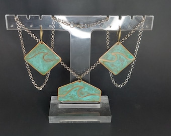 Conjunto de pendientes y collar con ondas de cobre patinadas hechos a mano, pendientes colgantes de turquesa y cardenillo, joyería de playa, pendientes bohemios oceánicos, regalo para ella.