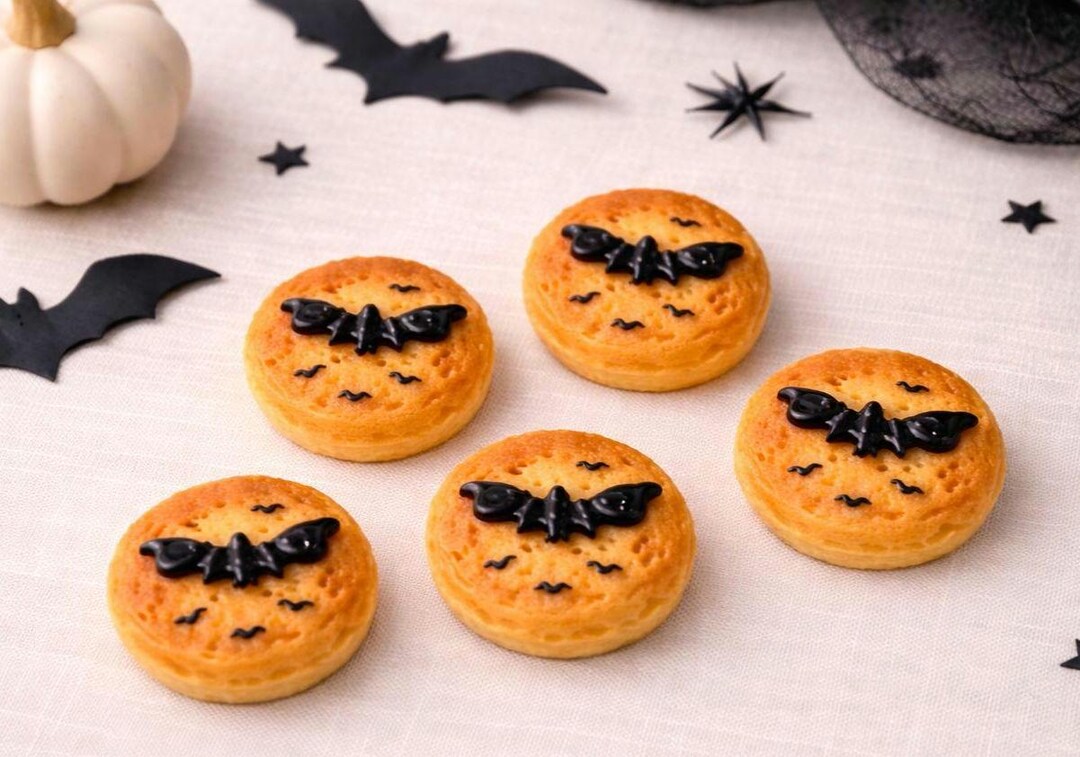 Halloween Bat Pie Miniature, Slime Charm, Bat Halloween Cabochon ...