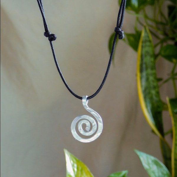 adjustable wire swirl choker necklace