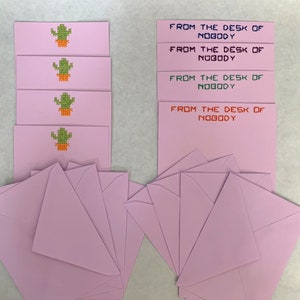 SEMI-PRO: Juegos de papelería de punto de cruz cosidos a mano de 4 tarjetas y sobres con cactus o "Desde el escritorio de..." Detalle