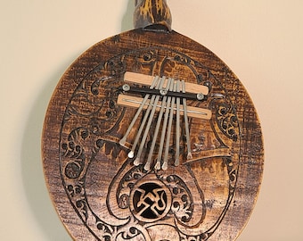 Kalimba de calabaza tallada a mano de estilo vintage / Decoración musical de estilo tribal africano