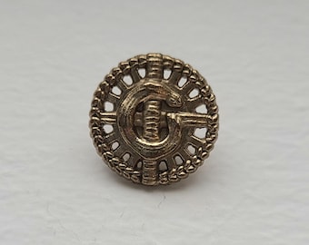 Botones metálicos calados vintage / Diseño de cuerda y volutas en tono dorado / 5/8” / Juego de 5