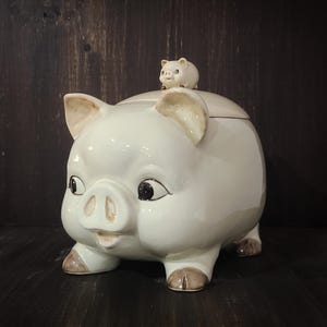 Vintage Ceramic Pig Cookie Jar. Retro Country Farmhouse Cottagecore Kitchen Decor. Housewarming Gift.