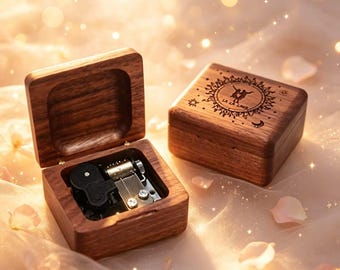 Carillon a carica manuale City of Stars Walnut con testo personalizzato inciso a 18 note
