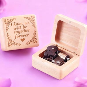 Personalized Beech Wood Wind up Music Box - &#39;&quot; I Know We will be together Forever   &#39;&#39; | 70 Tunes |
