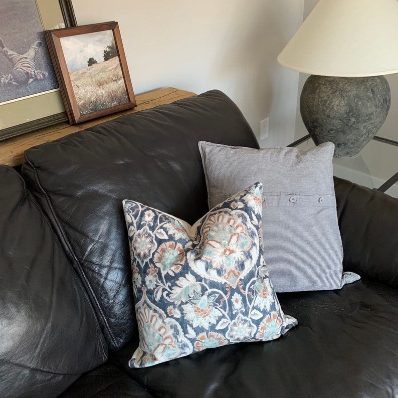 Blått blommigt örngott, 20x20, anpassade storlekar, designerkudde, blå & brun, prydnadskudde, Coussin, accentkudde, heminredning bild 9