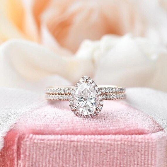 Pear shaped engagement ring etsy deals
