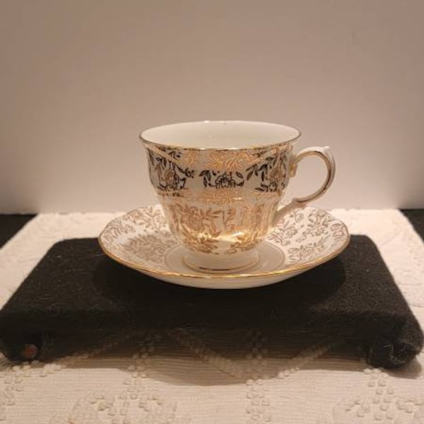 Queen Anne Bone China Teacup, Made In England