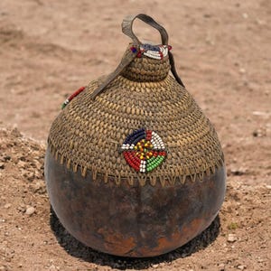 Zulu Isichumo Lidded Basket with Beadwork - African Tribal Art