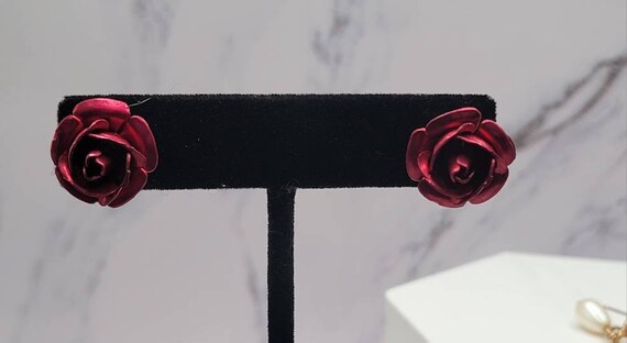 Flower inspired lot of 4 Rose Earring sets - image 3