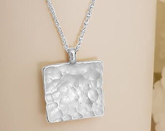 Hammered Silver Square Pendant Necklace, 925 Silver Necklace, Handmade Sterling Silver Necklace, Stylish Geometric Necklace, Silver Gifts