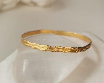 Wavy Bangle Bracelet, Hammered Gold Bangle Bracelet, Ethnic Bracelet, Moroccan Bracelet, Stackable Bangle Bracelet, Unique Handmade Bangle