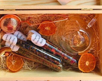 Wooden Sampler Set with Heart Cup | Organic Tea Gift Box