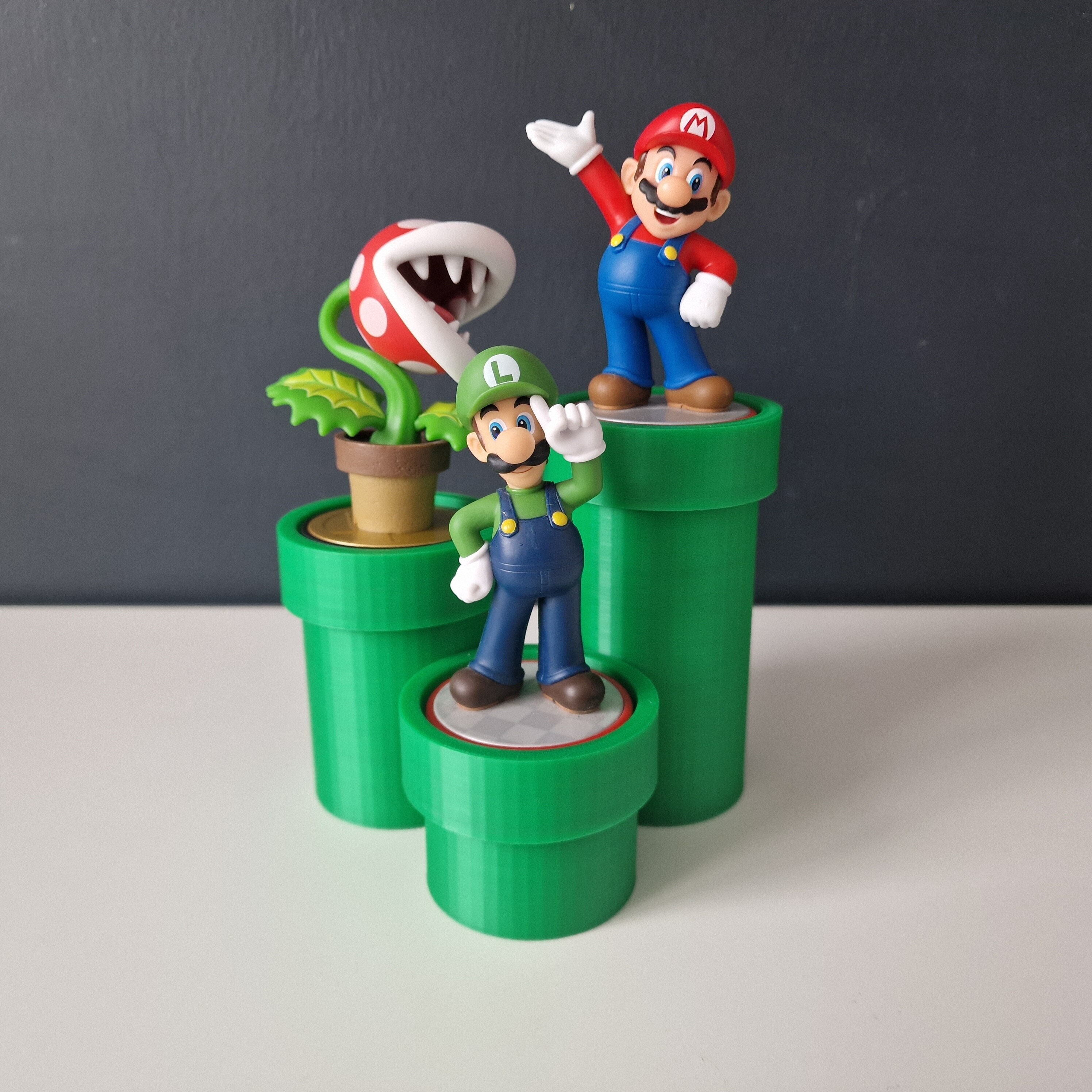 Amiibo Figure Mario Warp Pipe Display Stand Riser / Nintendo