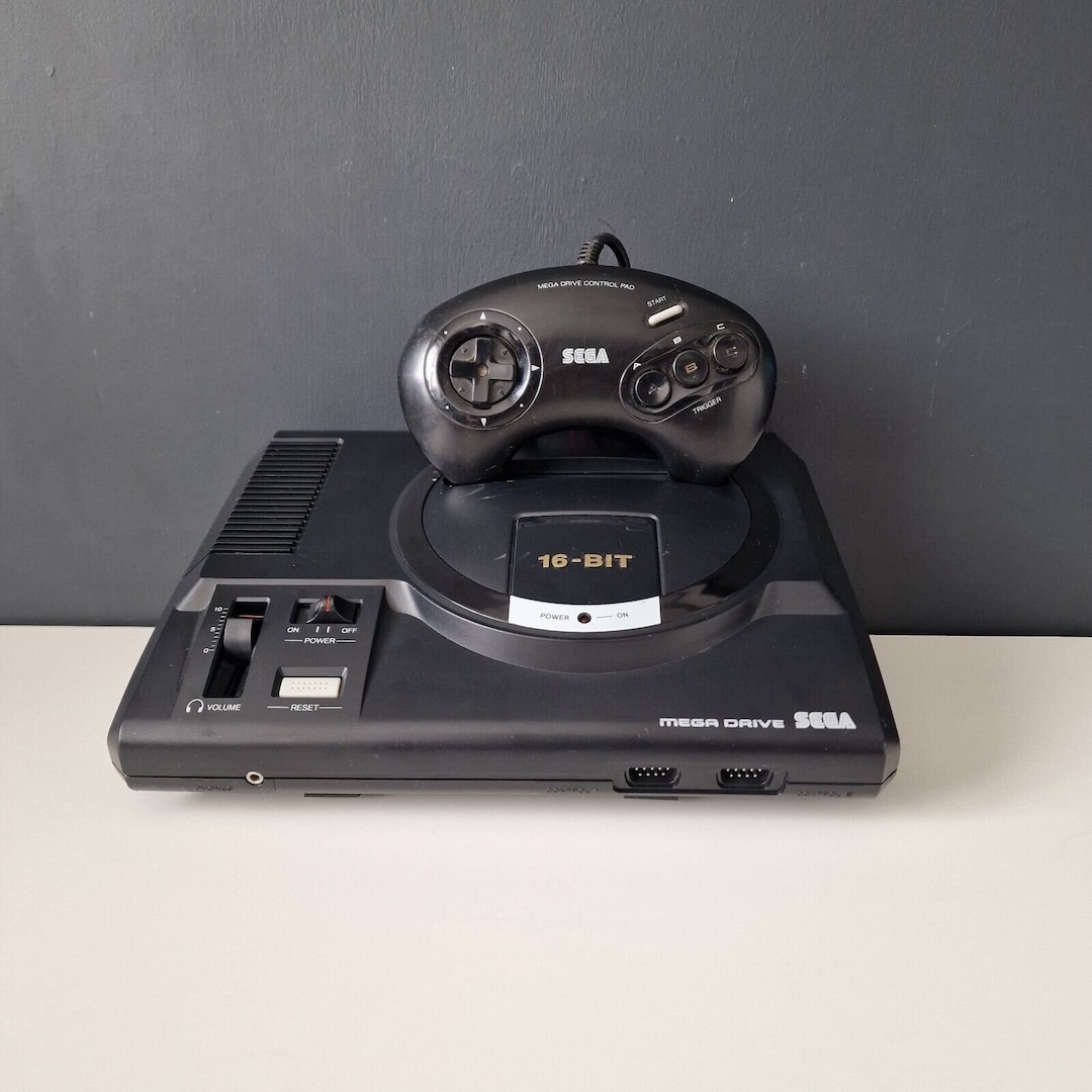 Sega Mega Drive Genesis / Mega Drive 2 Console Display Stand Angled ...