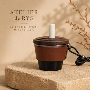 Das Aromatische Ritual | Duft Halter Taschenanhänger | Erinnerungsstück von Atelier de Rys