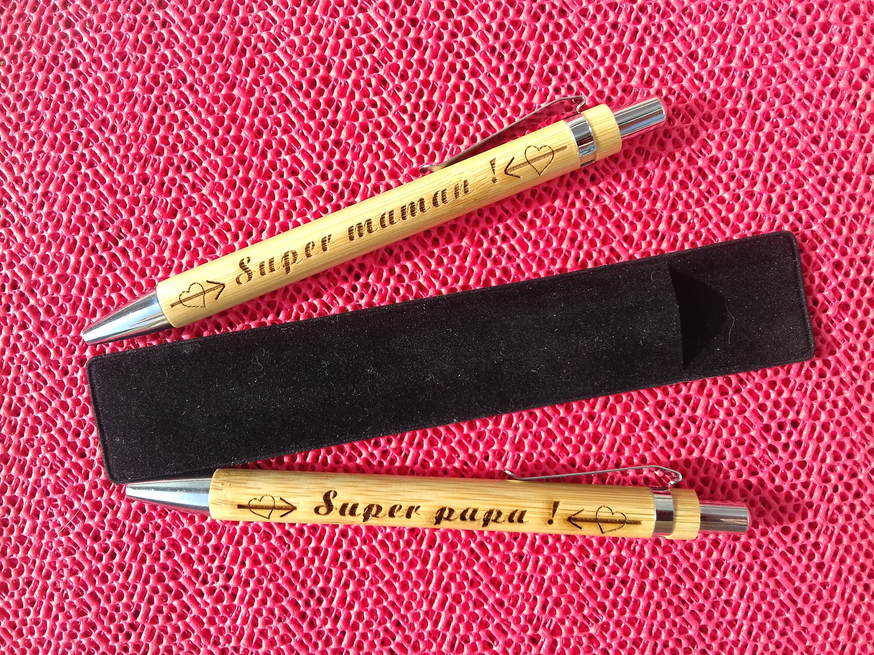 Lot 2 Stylos Bambou Personnalisables et Pochettes