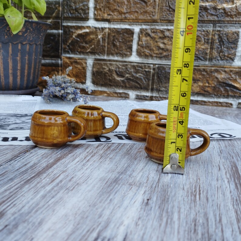 Mini tazas de cerámica marrón vintage: Tazas de brandy de arcilla esmaltada, juego de 4 imagen 4