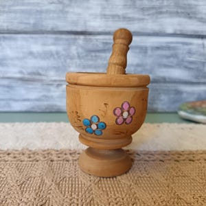 Vintage Mini Wooden Mortar and Pestle: Rustic Floral Kitchen Decor