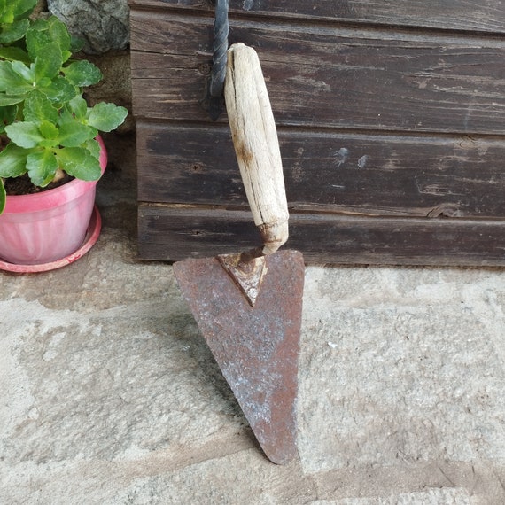 Rusty trowel discount