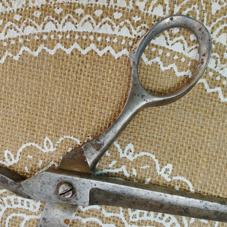 Vintage Old Iron Scissors, Large Metal Scissors, Gift for Craftsman, Farmhouse Decor, Antique Forged Scissors, with Rounded Tip, Used Tool zdjęcie 6