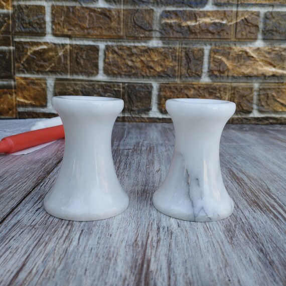 ヴィンテージホワイト大理石キャンドルホルダー：2個セット、グレー
