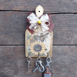 Wooden Wall Hook Rack with 3 Hooks, Retro Sunflower and Bee Decoupage, Key or Towel Holder, Wall Kitchen Decor, Key Hanger, Key Organizer