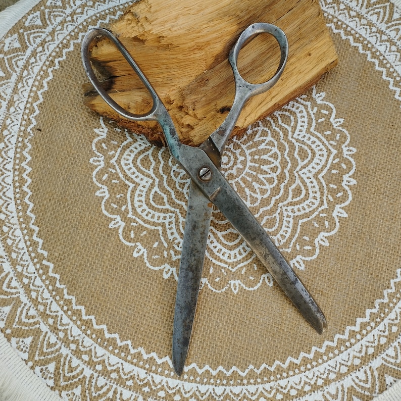 Vintage Old Iron Scissors, Large Metal Scissors, Gift for Craftsman, Farmhouse Decor, Antique Forged Scissors, with Rounded Tip, Used Tool zdjęcie 1