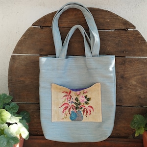 Vintage Stofftasche mit kurzen Griffen, langen Schultergriffen und Vordertasche mit Stickerei, gebrauchte Tasche, für Sie, hellblaue gewebte Tasche