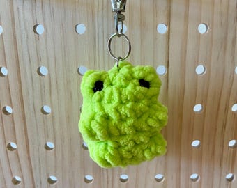 crochet frog keychain