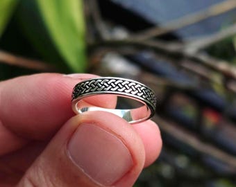 Personalized Sterling Silver Celtic Knot Ring - Matching Engraved Interlace Couple Jewelry - Handmade Irish Style Band for Him & Her
