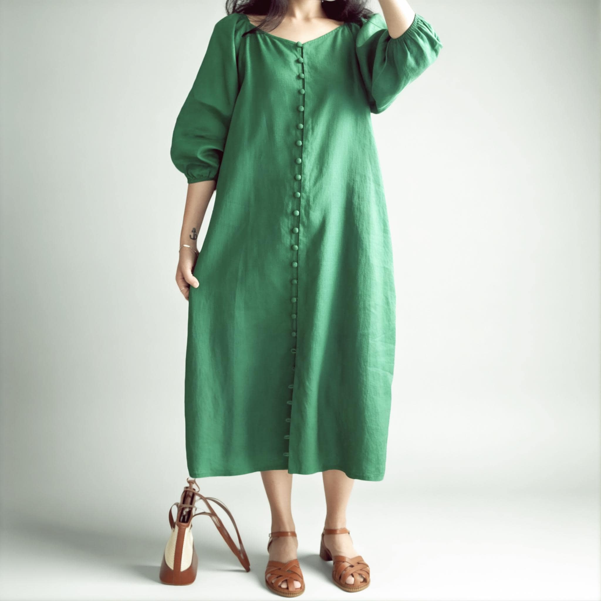 green emerald velvet dress Everleigh Green Crepe Midi Dress – Finery London main image 1