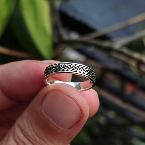 925 Sterling Silver Plain Celtic Band Ring – 5mm Wide, Unisex, Sizes 4-12 (Modern, Everyday Wear)