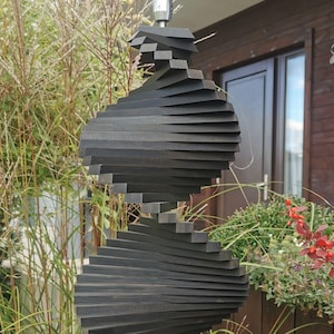 Molinillo de viento de madera – Decoración cinética para jardín, Arte colgante de madera natural, Duradero, Negro mate, Pequeño-Mediano-Grande