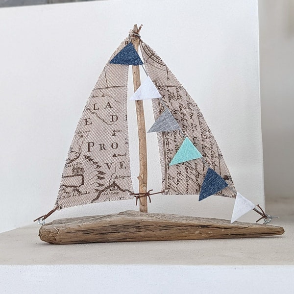 Treibholzboot "klein", Segelschiff, Holzboot, Holz Dekoration, Maritime Deko, personalisiertes Geschenk,
