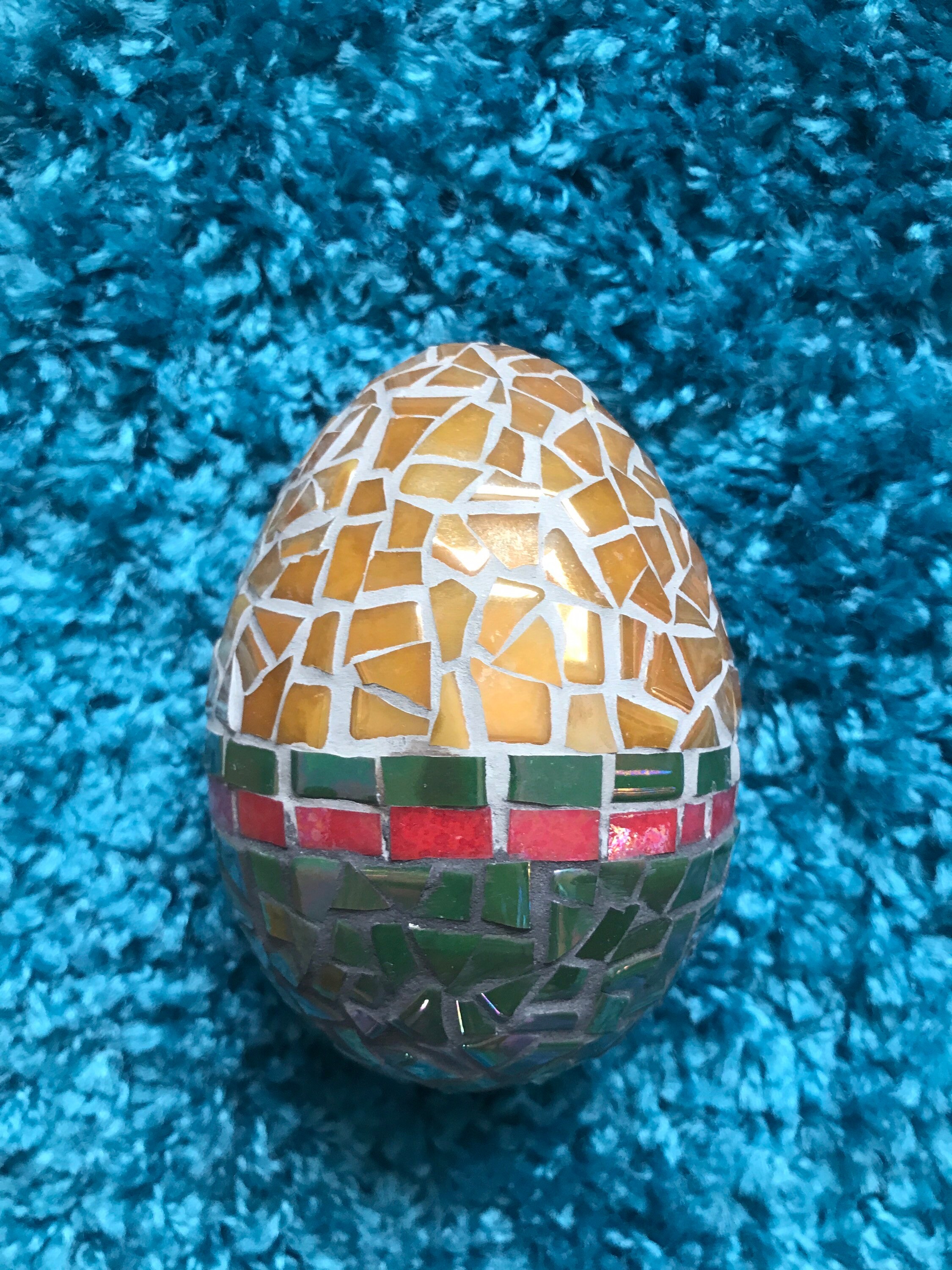 Œuf en Mosaïque, Tesselles de Pâte Verre Brillante.