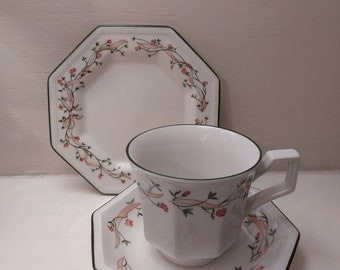 Vintage Johnson Brothers Eternal Beau Trio includes Tea Cup Saucer and Tea plate.