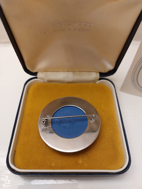 Vintage Wedgwood Portland Blue Silver Brooch - image 3