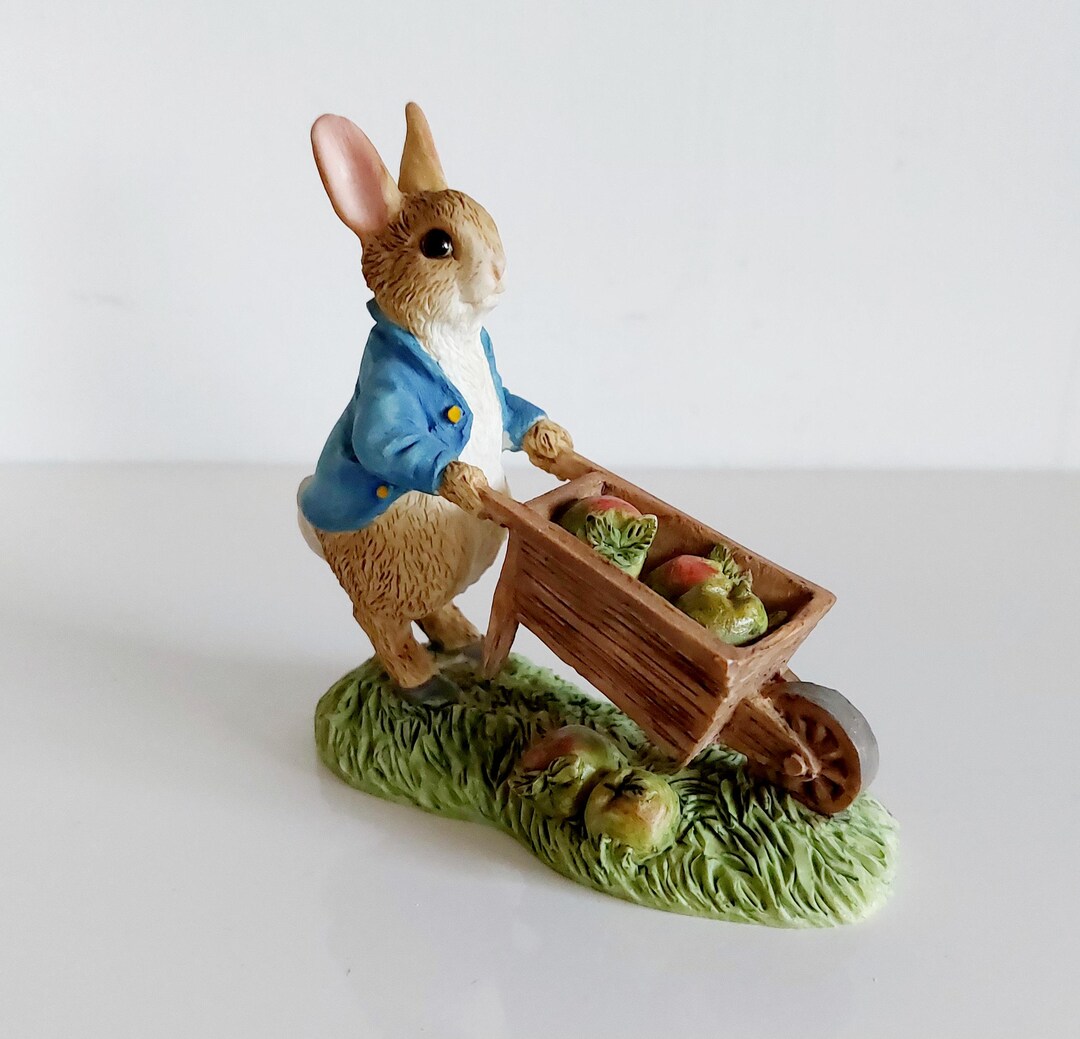 Vintage the World of Beatrix Potter Peter Rabbit Pushing Wheelbarrow X1 ...