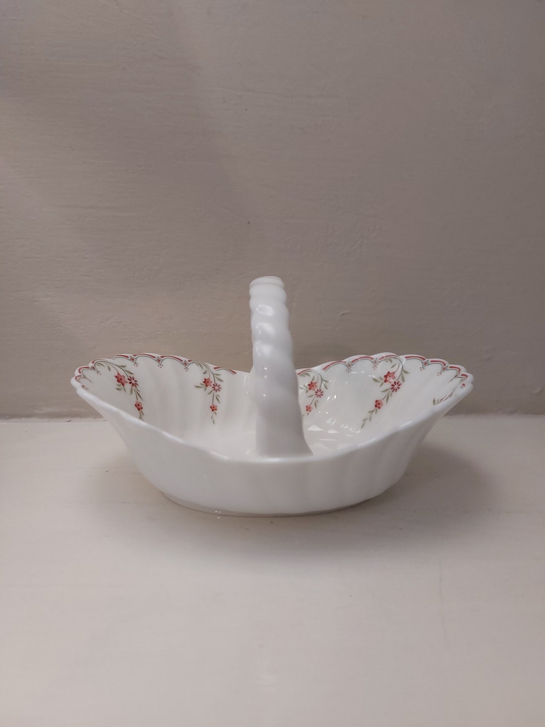 Vintage Wedgwood Pink Garland Basket Etsy