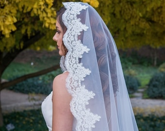 Cathedral Long Lace Mantilla Wedding Veil | VG1001