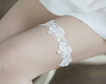 White Lace Wedding Garter, Bridal Garter, GT2016