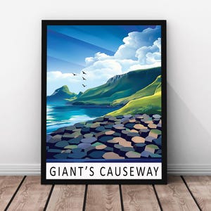 Stampa vettoriale di Giant's Causeway Travel - Poster con cornice in legno naturale, stampa murale irlandese, illustrazione di paesaggio costiero, stampa su carta panoramica