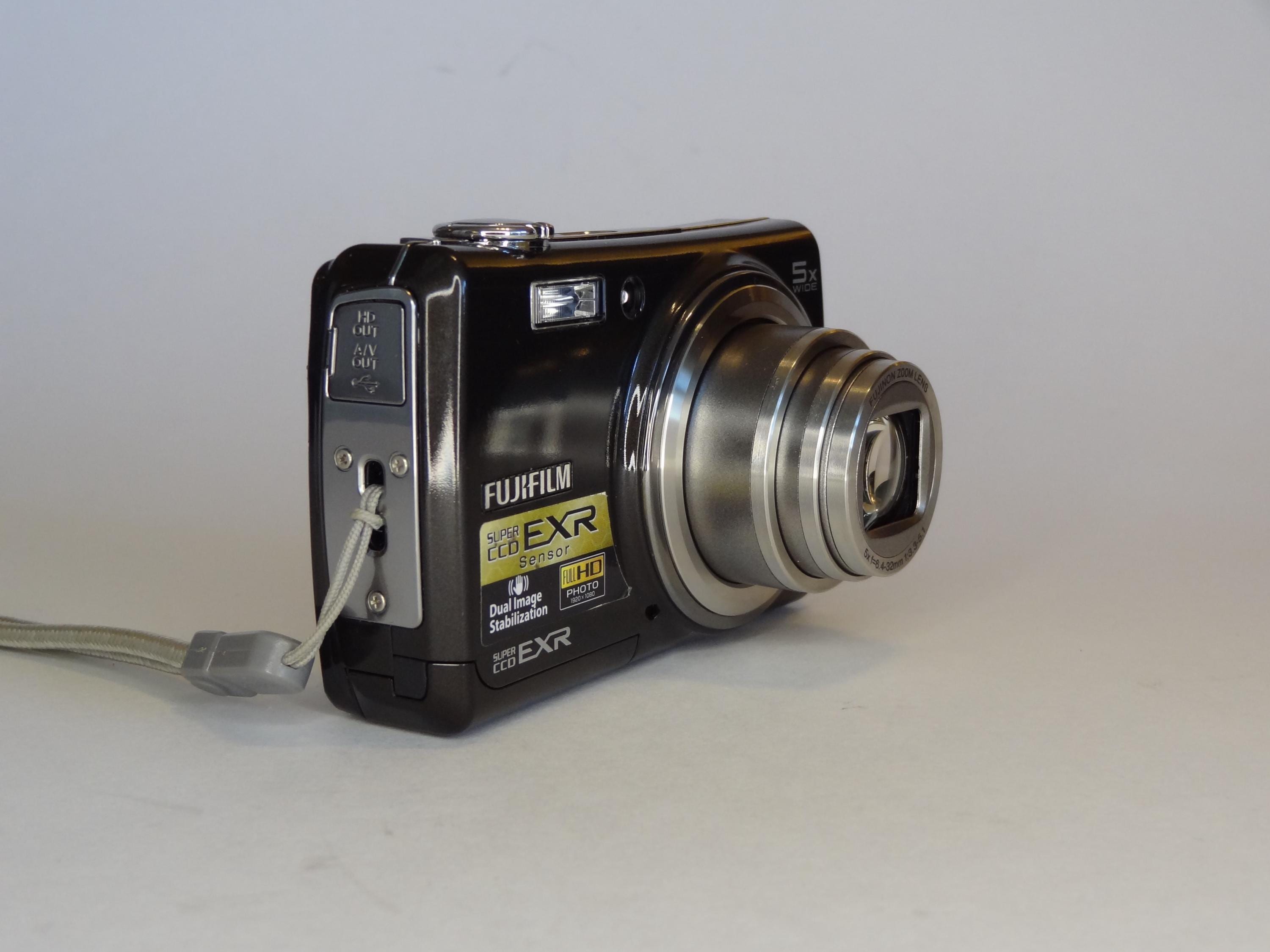 FUJIFILM Finepix F200EXR Black 12.0MP 5x Zoom Compact Digital